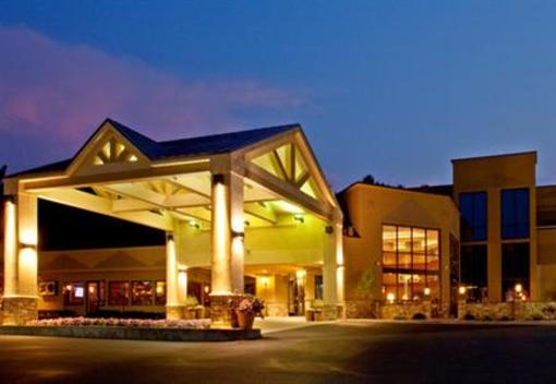 фото отеля Holiday Inn Resort Turf Lake George