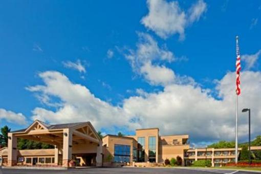 фото отеля Holiday Inn Resort Turf Lake George