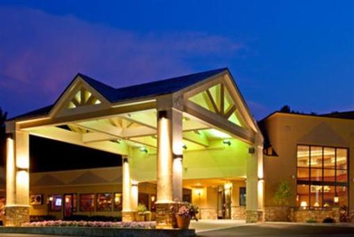 фото отеля Holiday Inn Resort Turf Lake George