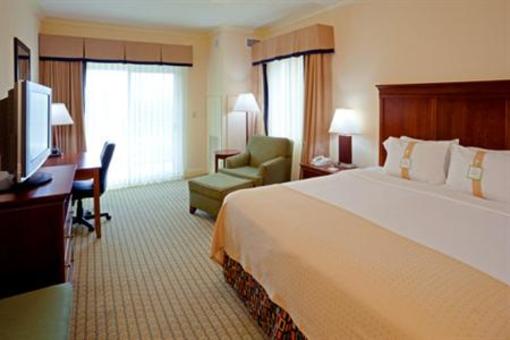 фото отеля Holiday Inn Resort Turf Lake George