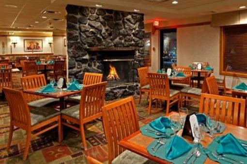 фото отеля Holiday Inn Resort Turf Lake George