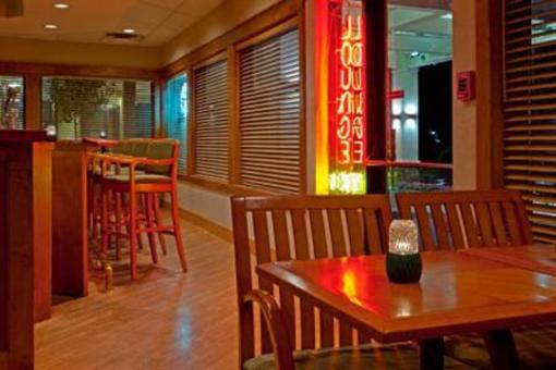 фото отеля Holiday Inn Resort Turf Lake George