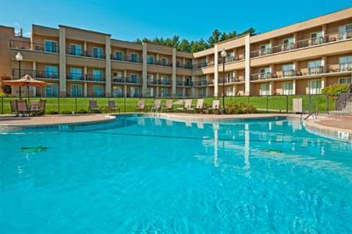 фото отеля Holiday Inn Resort Turf Lake George