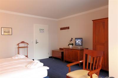фото отеля Hotel Badehaus Goor Putbus
