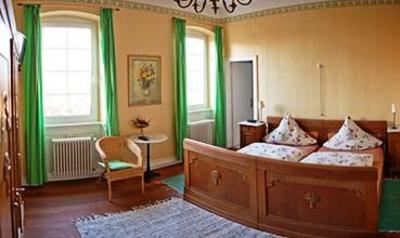 фото отеля Weingut Gastehaus und Krauterhof