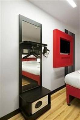 фото отеля Tune Hotel Haymarket