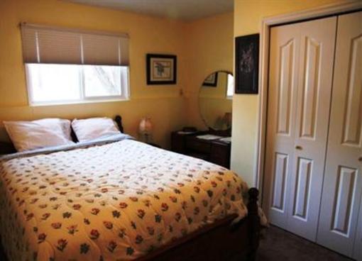фото отеля Wee Sleep Inn B&B