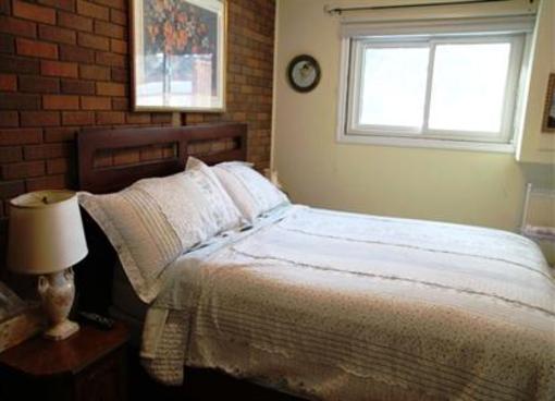 фото отеля Wee Sleep Inn B&B