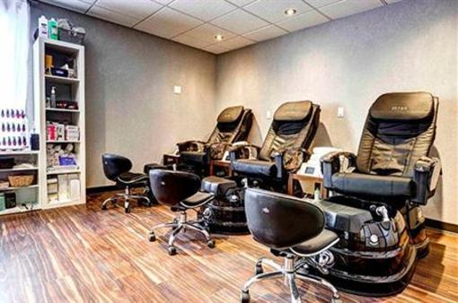 фото отеля Home Inn & Suites Yorkton