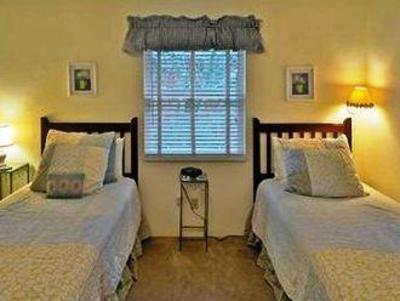 фото отеля The Oval Door Bed and Breakfast Inn