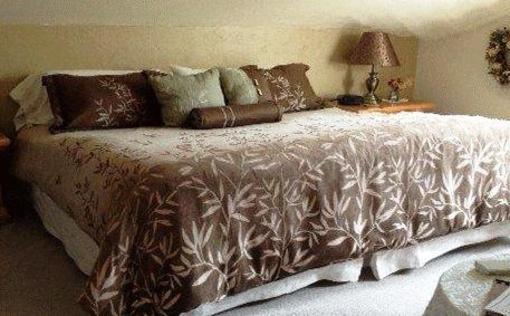 фото отеля The Oval Door Bed and Breakfast Inn