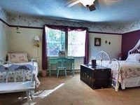 The Oval Door Bed and Breakfast Inn