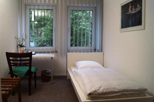 фото отеля Hotel Am Stadion Leverkusen