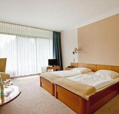 фото отеля Parkhotel am Heger Holz