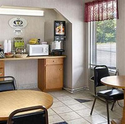 фото отеля Town and Country Inn Suites Spindale