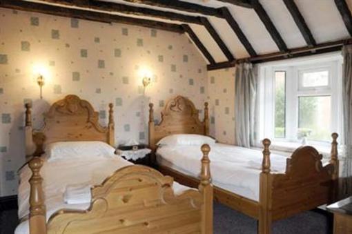 фото отеля The Wishing Well Inn Bourne (England)