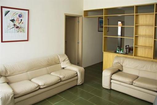 фото отеля Cris Hotel