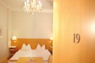 фото отеля Hotel Hohenstrasse