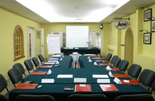 фото отеля Hotel Pietrak Trzemeszno