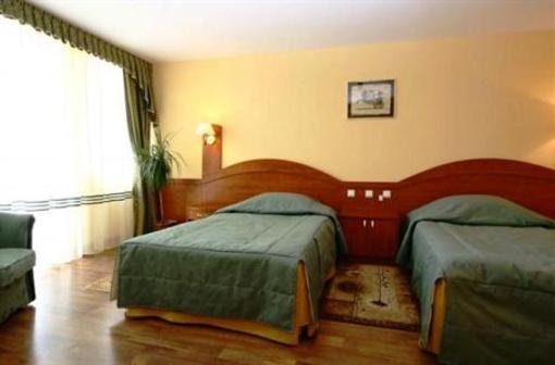 фото отеля Hotel Pietrak Trzemeszno