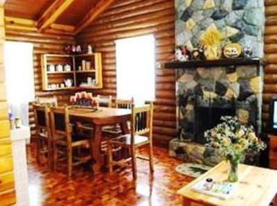 фото отеля Baguio Western Log Cabin