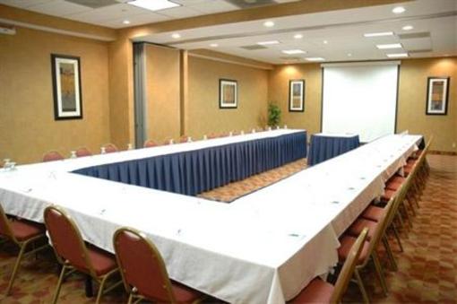 фото отеля Holiday Inn Martinsburg