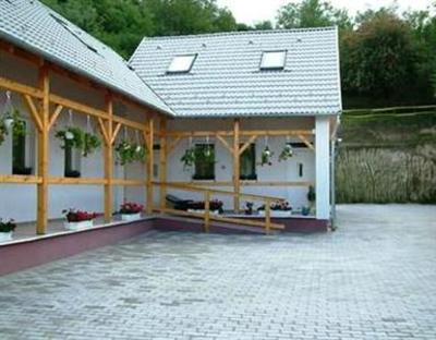 фото отеля Polonia Apartman