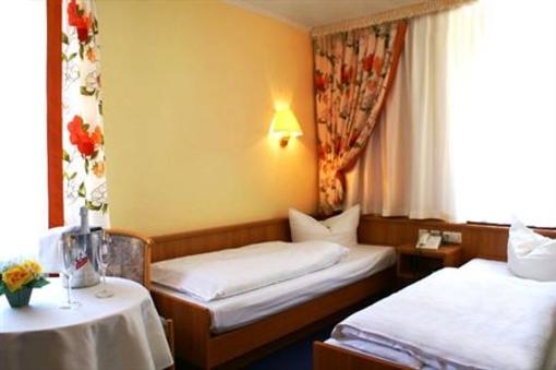 фото отеля Kyffhäuser Hotel Grossharthau