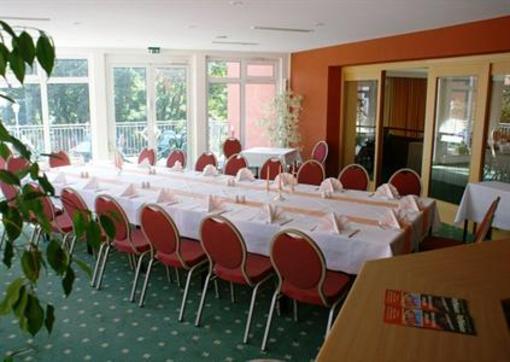 фото отеля Kyffhäuser Hotel Grossharthau