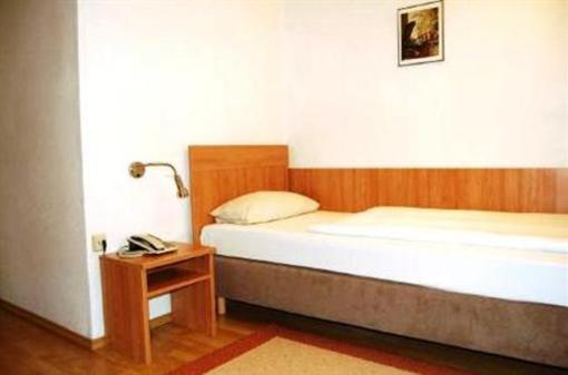 фото отеля Hotel Adler Neulussheim