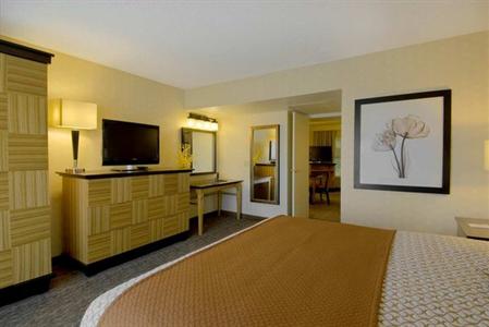 фото отеля Embassy Suites Hotel Los Angeles-Downey