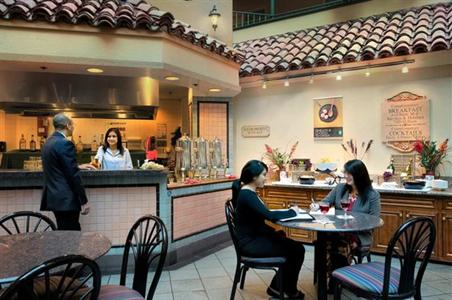 фото отеля Embassy Suites Hotel Los Angeles-Downey
