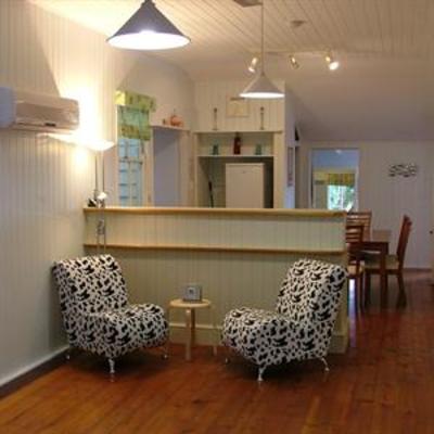 фото отеля Montville Holiday House