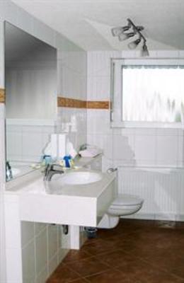 фото отеля Hotel West Garni