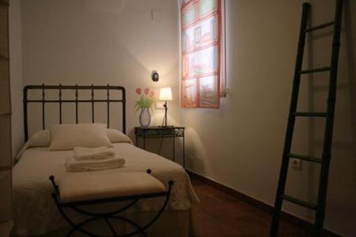 фото отеля Apartamentos La Casa Pintada Caceres