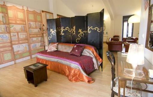 фото отеля Apartamentos La Casa Pintada Caceres