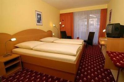 фото отеля Euro Park Hotel