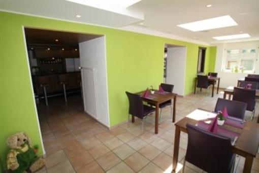 фото отеля Hotel Zum Weissen Rossli Goschenen