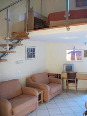 фото отеля Kalamaki Mare Suites