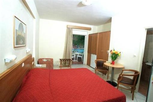 фото отеля Kalamaki Mare Suites