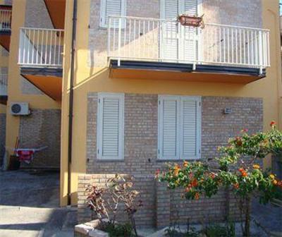 фото отеля Sanleoresidence Appartamenti Per Vacanze