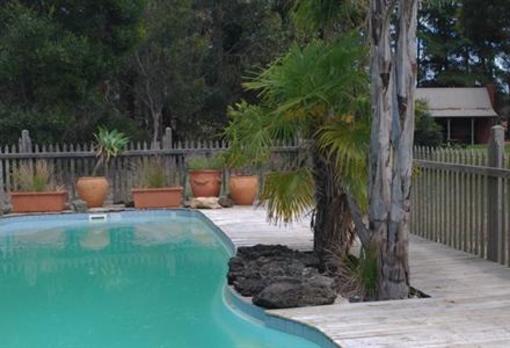 фото отеля Maroo Park Cottages Bellbrae
