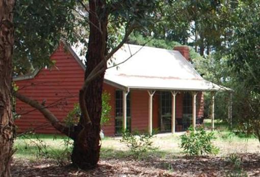 фото отеля Maroo Park Cottages Bellbrae