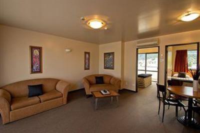 фото отеля Broadway Motel Picton (New Zealand)