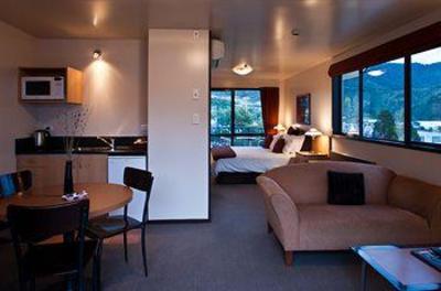 фото отеля Broadway Motel Picton (New Zealand)