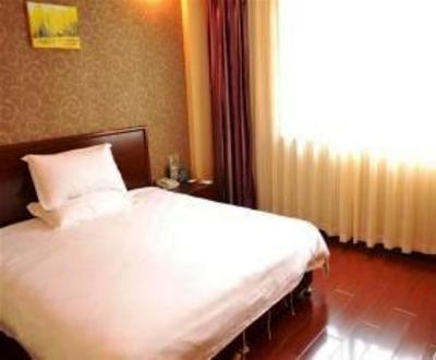 фото отеля Green Tree Inn Xi'ning Qilian Road