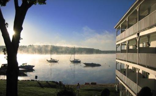 фото отеля Center Harbor Inn on Lake Winnipesaukee