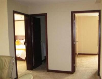 фото отеля Green Tree Inn Kunming Guomao