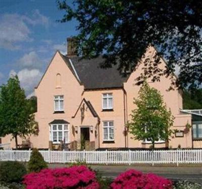 фото отеля Papillon Woodhall Arms