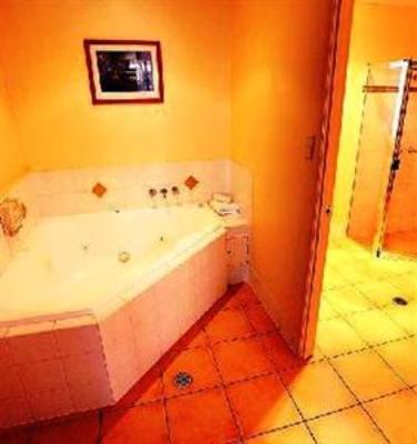 фото отеля Cotswold Motor Inn